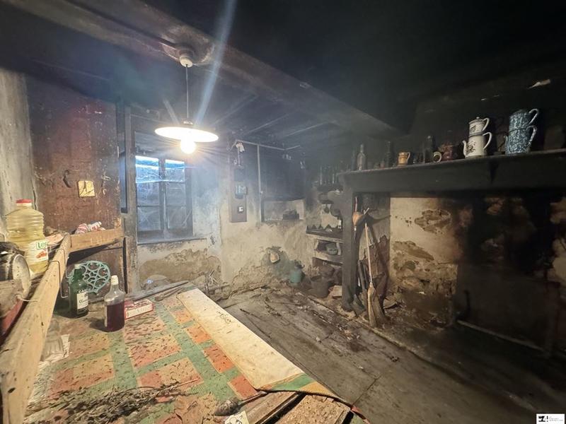 Maison ancienne - 414 m² - 4 pièces