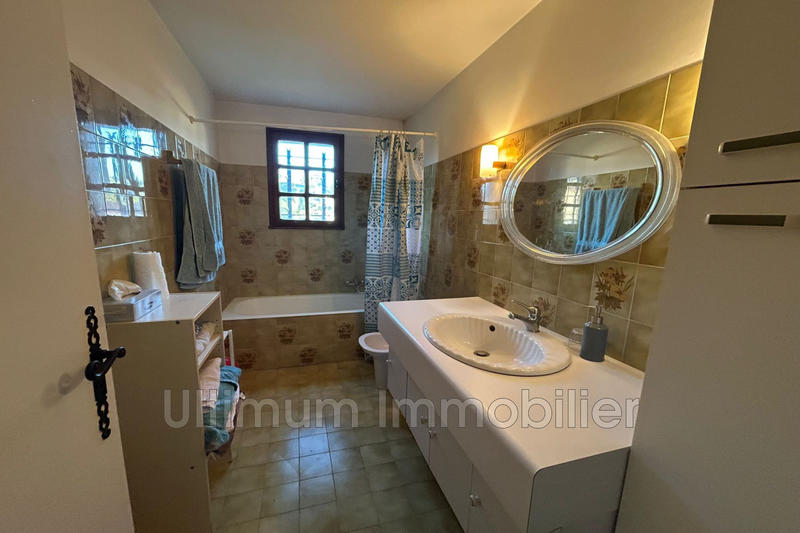 Villa - 180 m² - 8 pièces