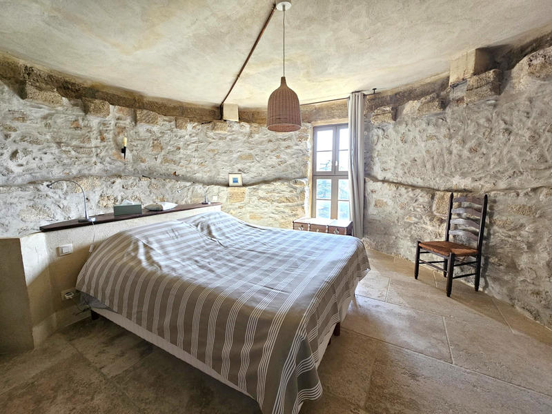 Château - 120 m² - 3 pièces