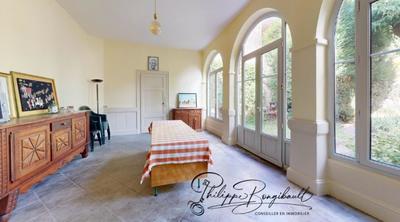 Maison de maîtres - 200 m² - 9 pièces