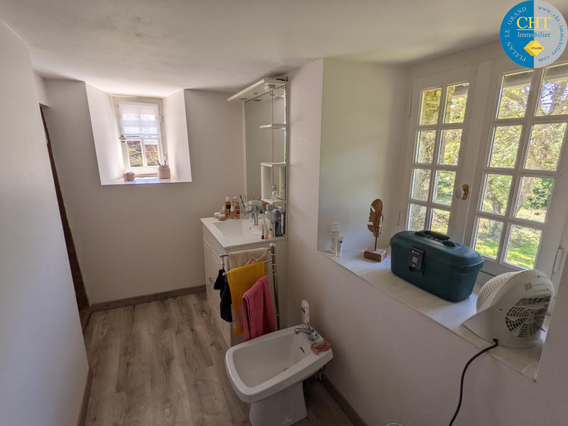 Maison - 228 m² - 12 pièces