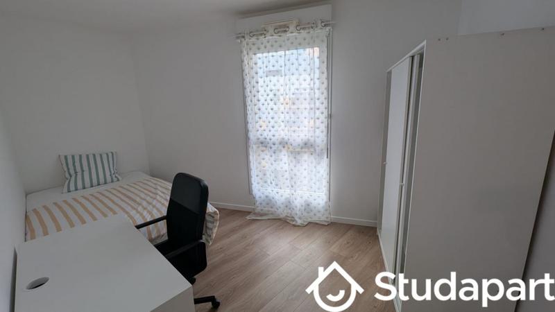 Chambre - 10 m² - 1 pièce