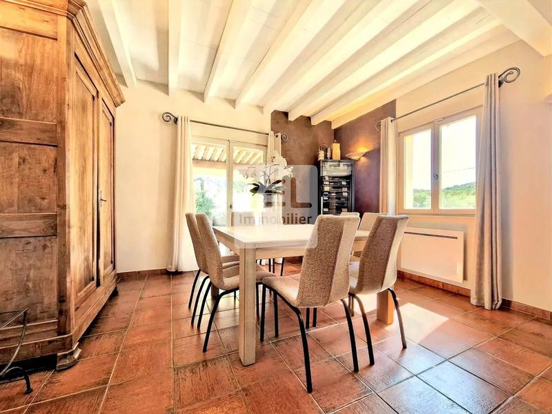 Propriété - 144 m² - 6 pièces