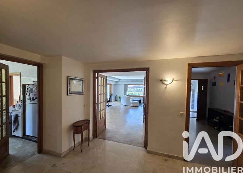 Maison - 307 m² - 7 pièces