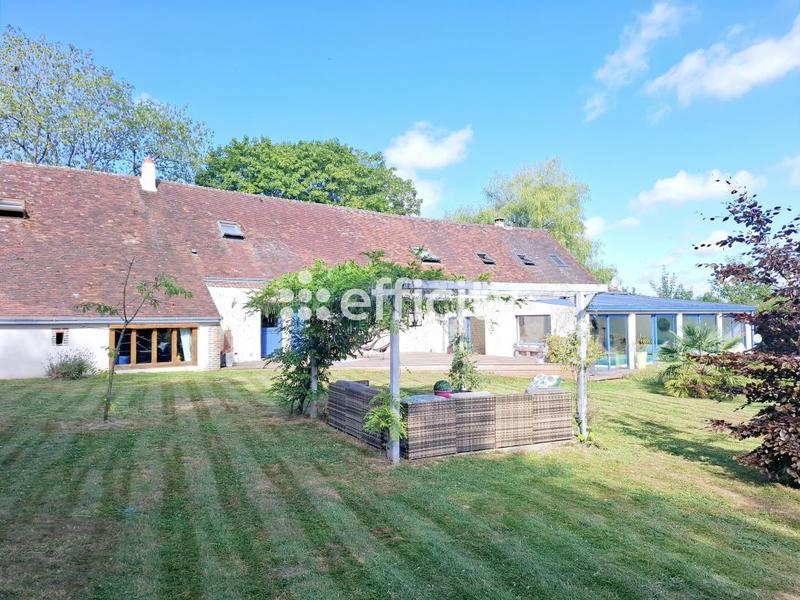 Maison - 335 m² - 8 pièces