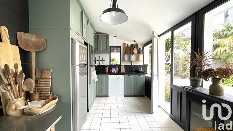 Maison - 213 m² - 9 pièces