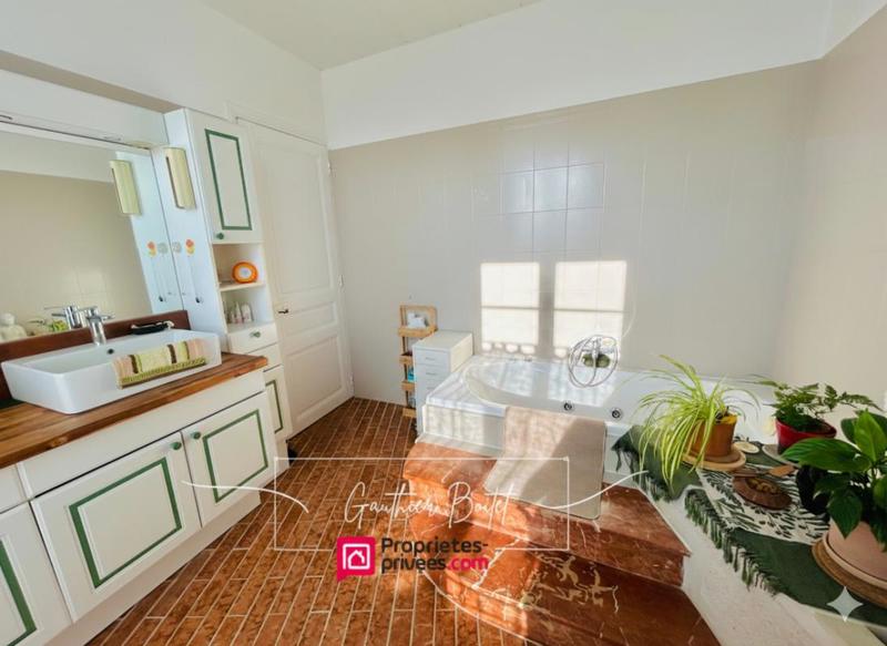 Maison - 170 m² - 8 pièces