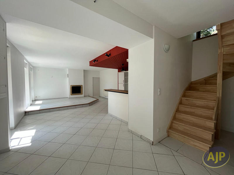 Maison - 96 m² - 5 pièces