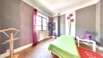 Maison - 160 m² - 8 pièces