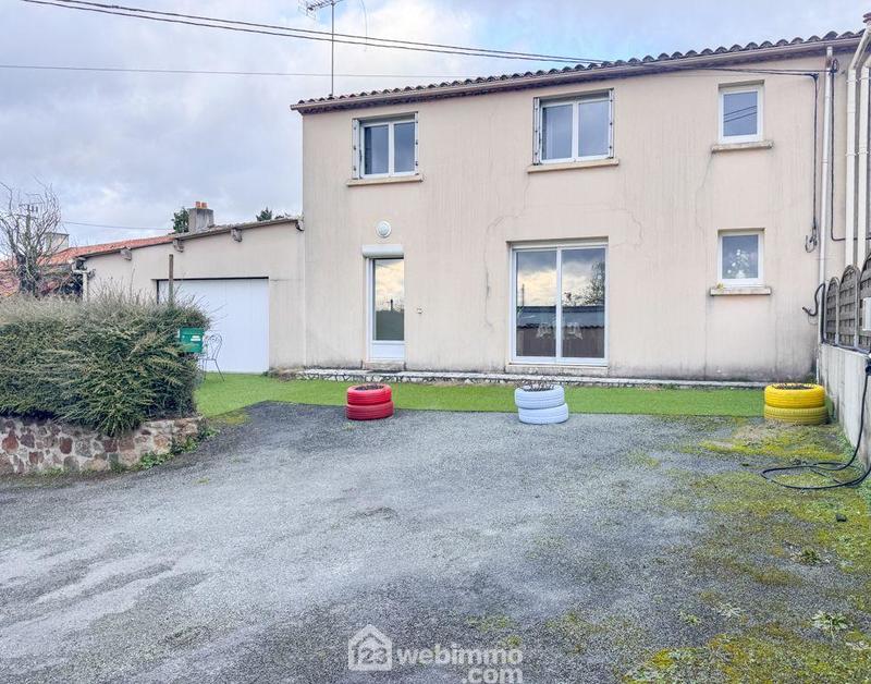 Maison de village - 90 m² - 5 pièces