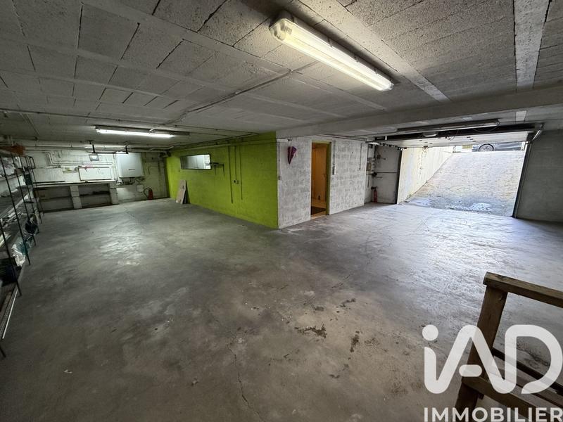 Maison - 204 m² - 6 pièces