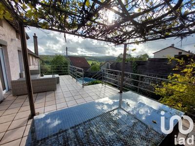 Maison - 214 m² - 8 pièces