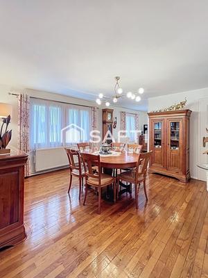 Maison - 121 m² - 7 pièces