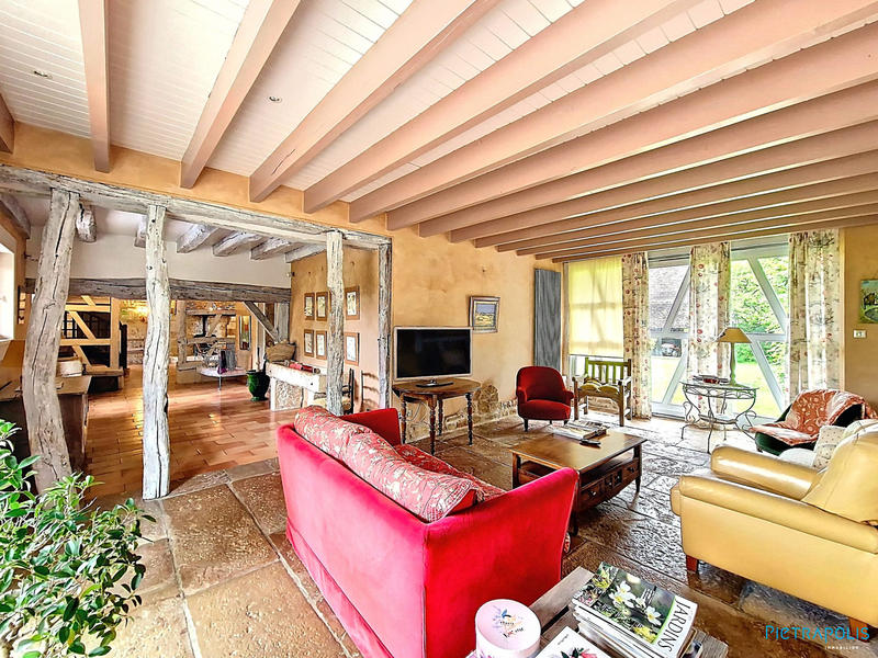 Maison ancienne - 251 m² - 7 pièces