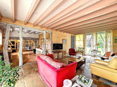 Maison ancienne - 251 m² - 7 pièces