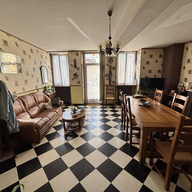 Maison ancienne - 93 m² - 5 pièces