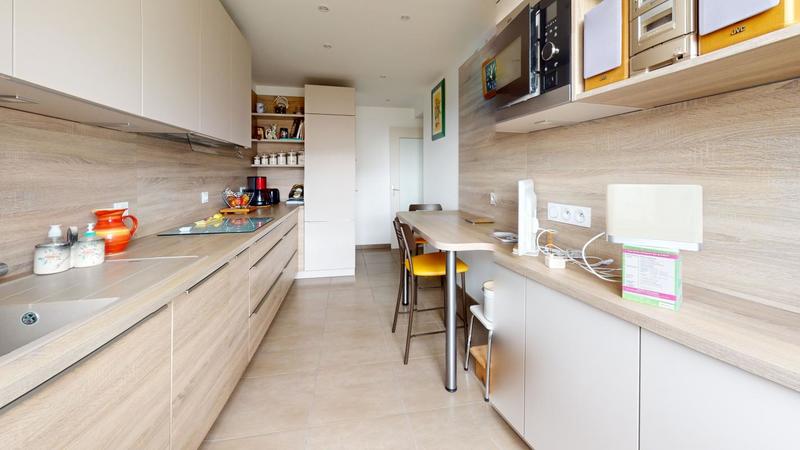 Appartement - 82 m² - 4 pièces