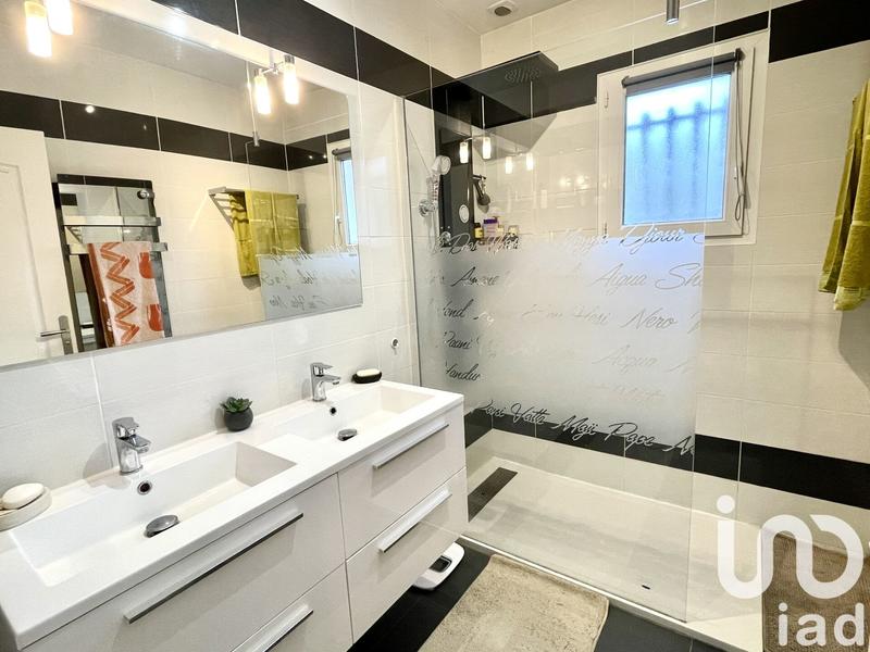 Maison - 104 m² - 5 pièces