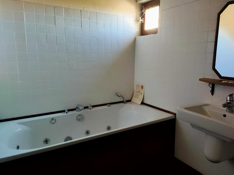 Maison - 470 m² - 20 pièces