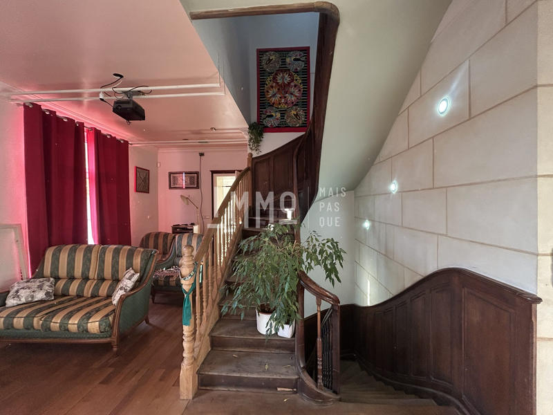 Maison - 337 m² - 13 pièces