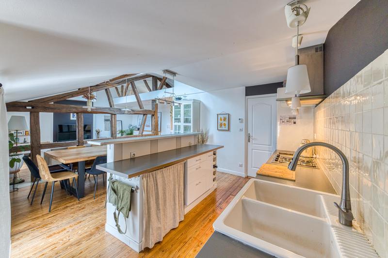 Appartement - 85 m² - 5 pièces