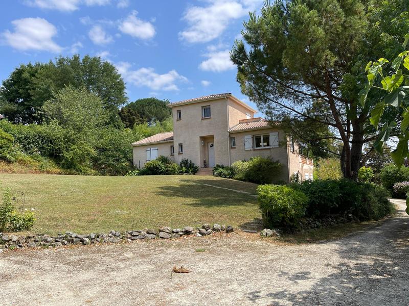 Maison - 163 m² - 6 pièces