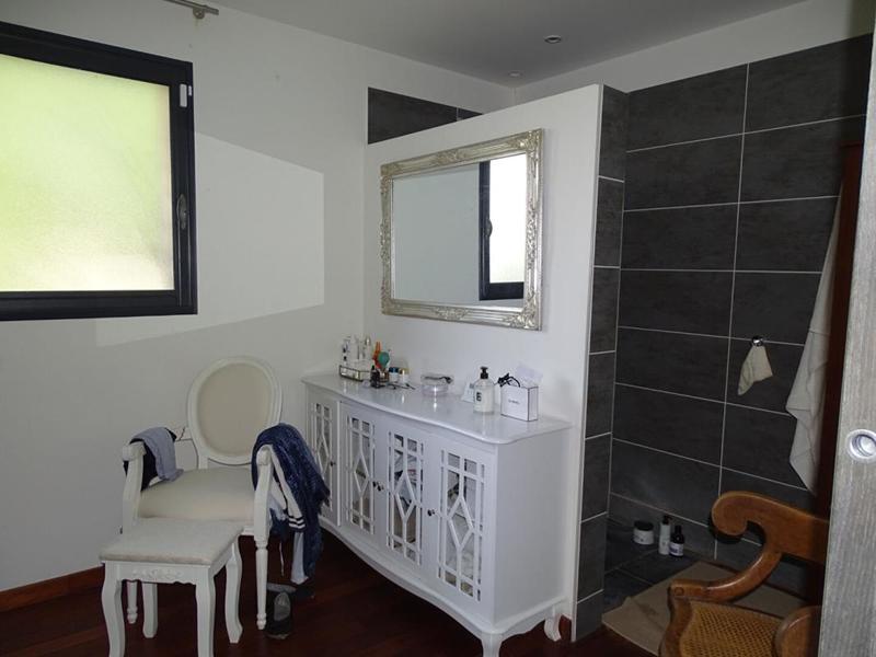 Maison - 243 m² - 8 pièces