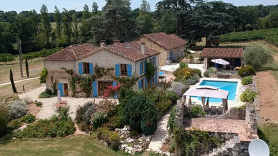 Maison - 277 m² - 11 pièces