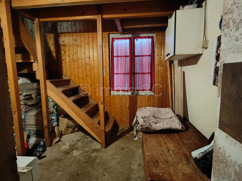 Maison en pierre - 143 m² - 8 pièces