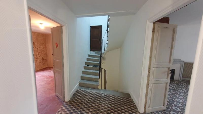 Maison - 250 m² - 8 pièces