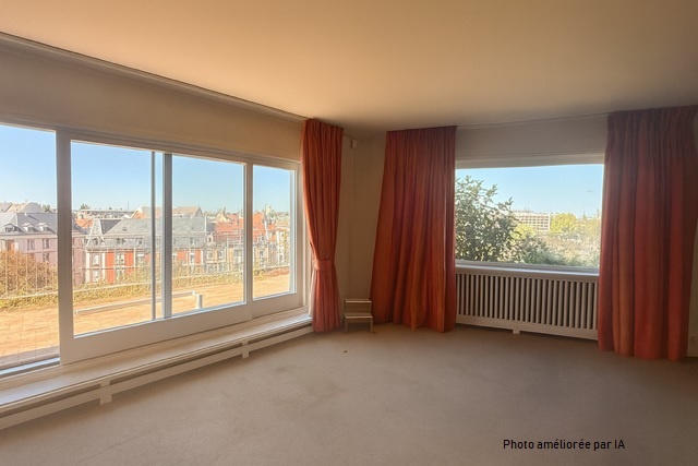 Appartement - 218 m² - 6 pièces