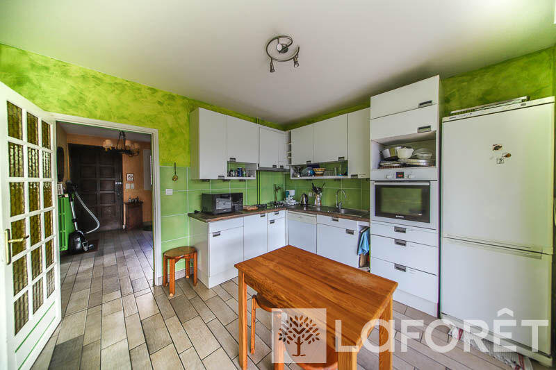 Maison - 202 m² - 9 pièces