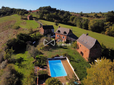 Maison - 189 m² - 12 pièces