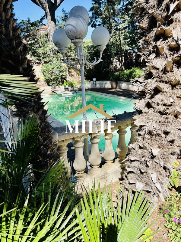 Maison ancienne - 260 m² - 11 pièces