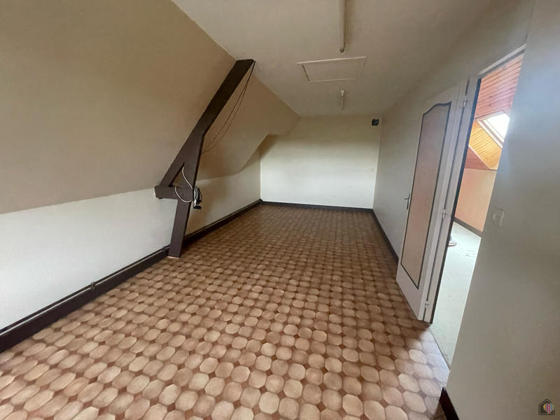 Maison - 178 m² - 8 pièces