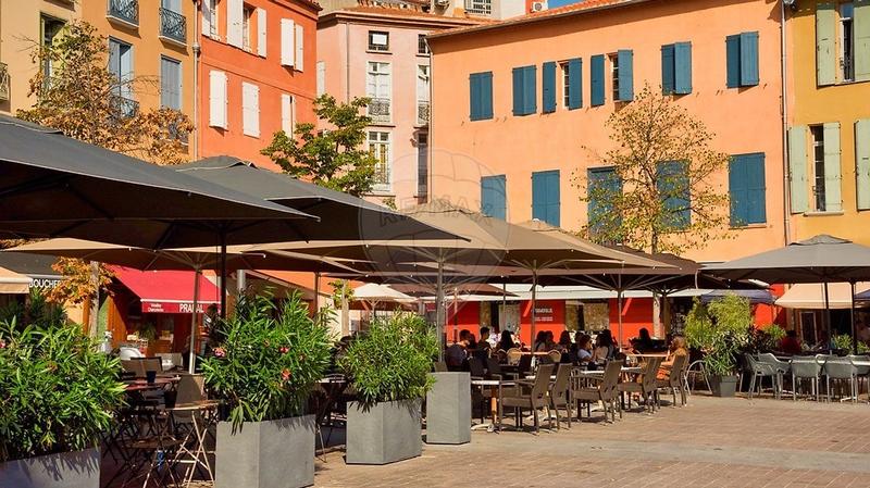 Immeuble - 243 m² - 8 pièces