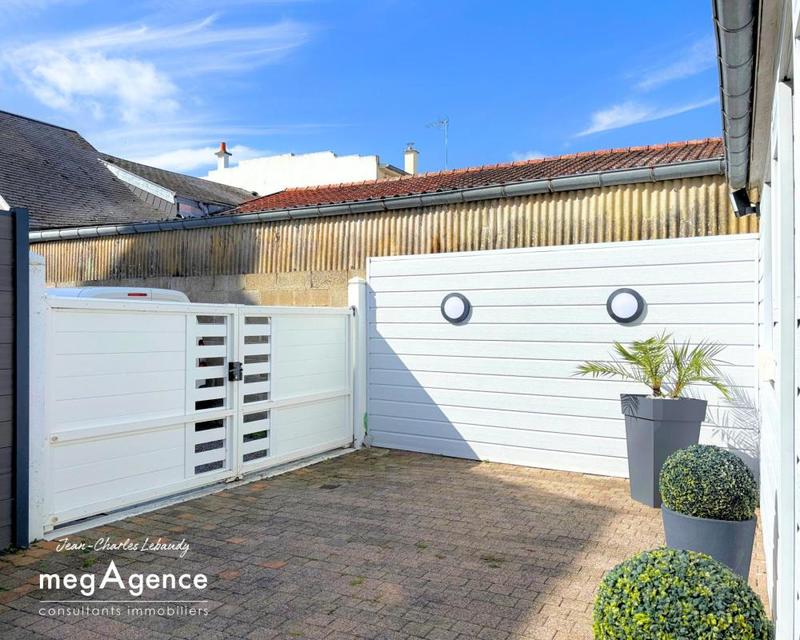 Maison - 180 m² - 7 pièces