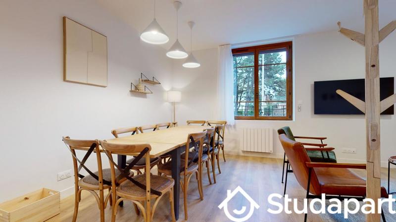 Chambre - 11 m² - 1 pièce