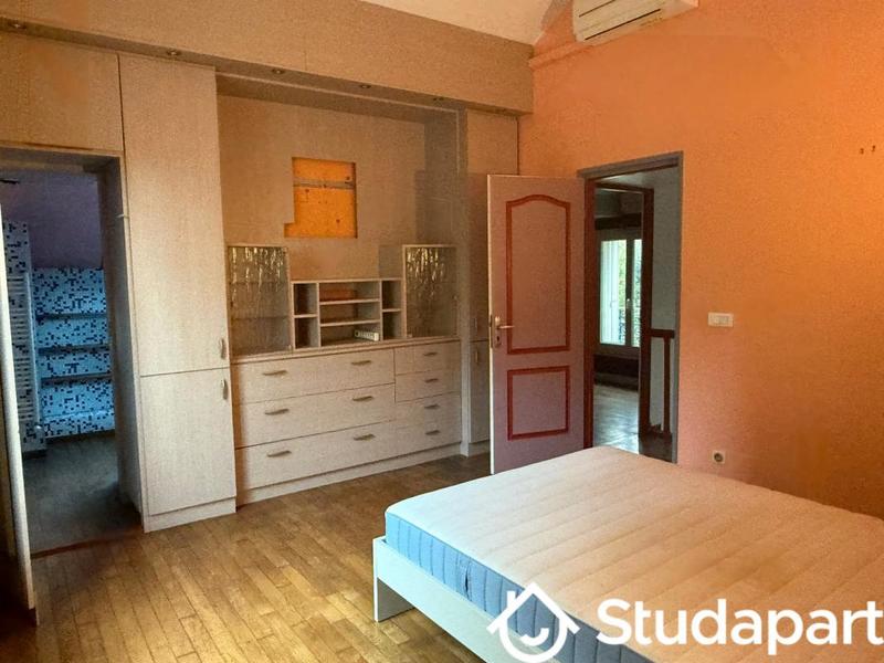 Chambre - 10 m² - 1 pièce