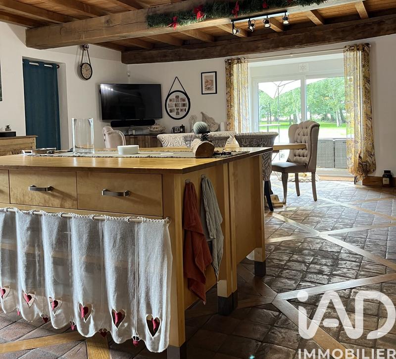 Maison - 360 m² - 16 pièces