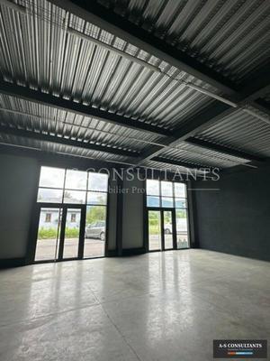 Local commercial - 2 315 m²
