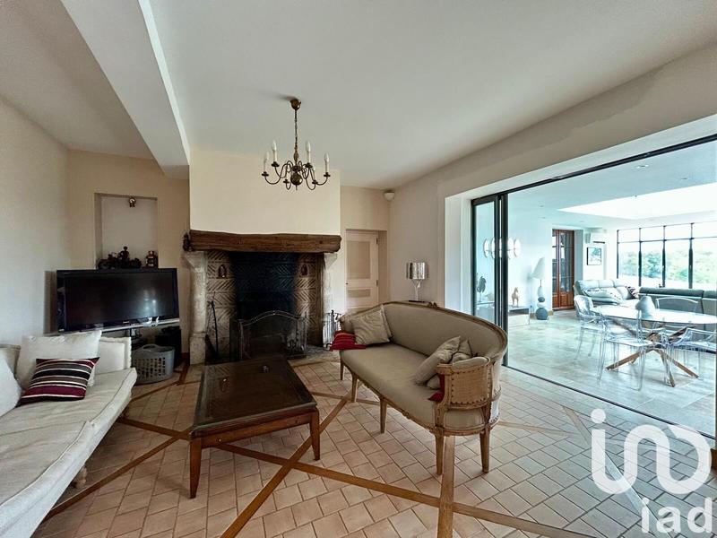 Maison - 360 m² - 10 pièces