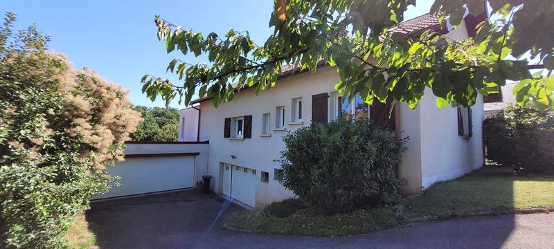 Maison - 250 m² - 9 pièces