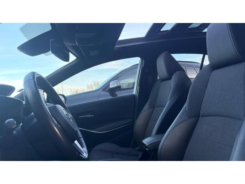 Toyota corolla touring sports Hybride My21 122h Design