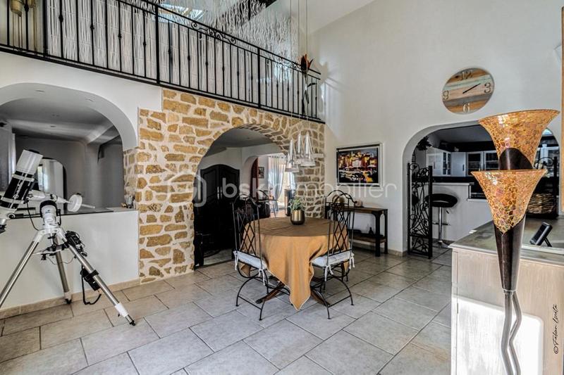 Villa - 195 m² - 8 pièces