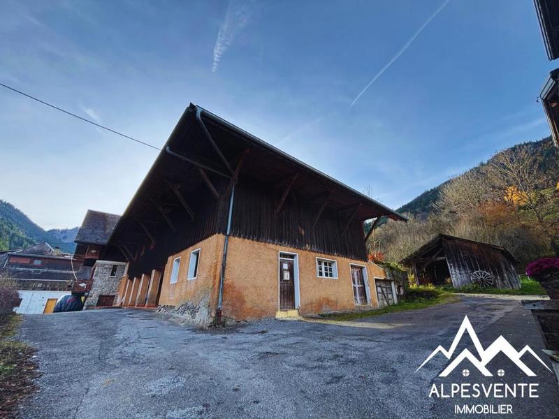 Maison - 330 m² - 14 pièces