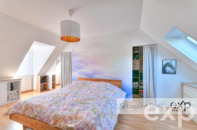 Maison - 177 m² - 7 pièces