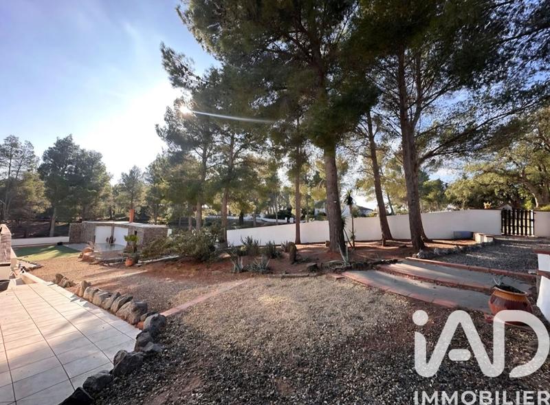 Maison - 220 m² - 5 pièces