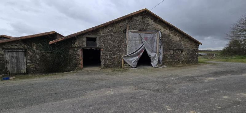 Grange - 300 m² - 4 pièces