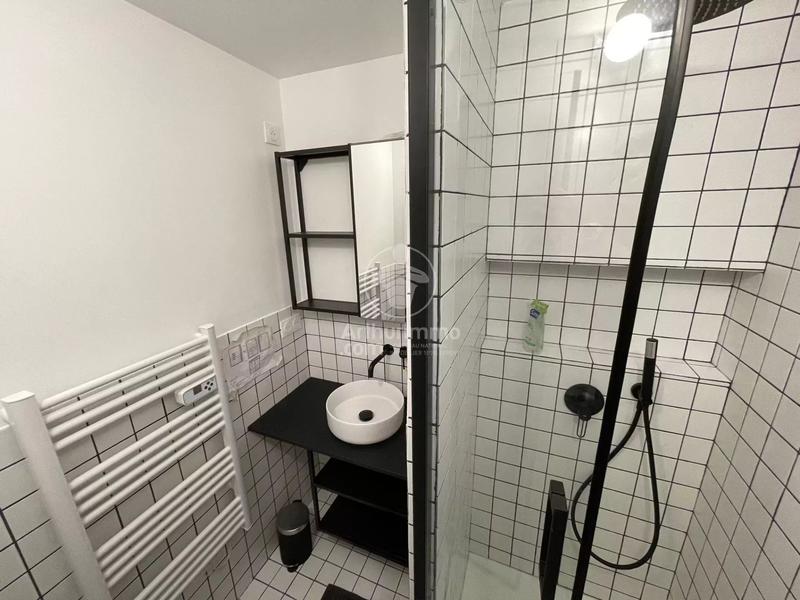 Appartement - 102 m² - 6 pièces